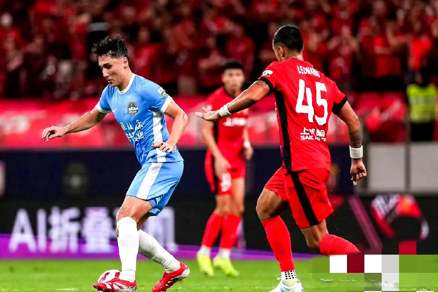 u8官方在线上海海港发布备战花絮，冲刺阶段迎来里程碑，葡超任务艰巨，赛程密集仍需轮换的简单介绍