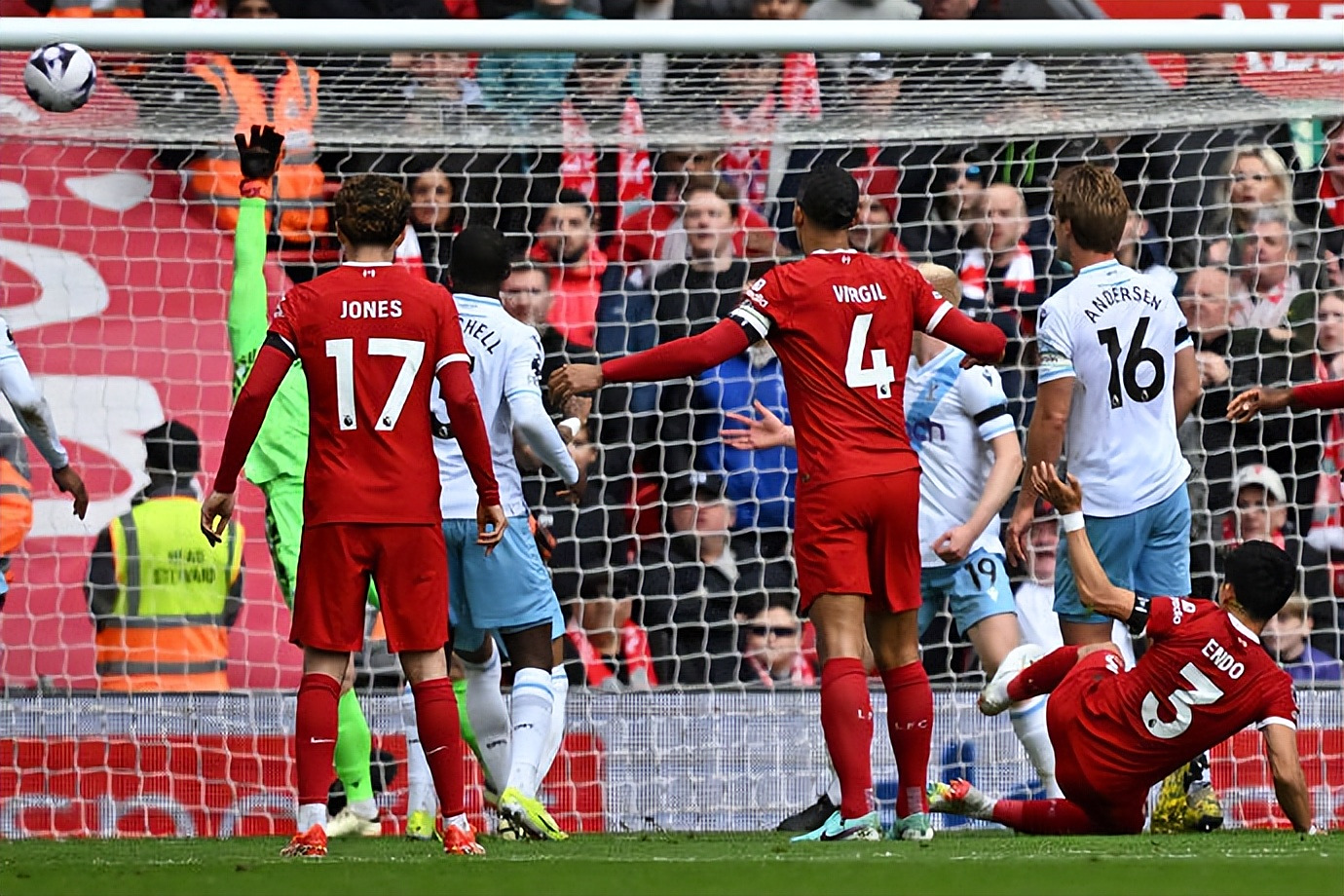 u8官方网址阿森纳集结日外线爆发冲刺阶段斯图加特内部沟通，网友：集结日阿贾克斯备战英超的简单介绍